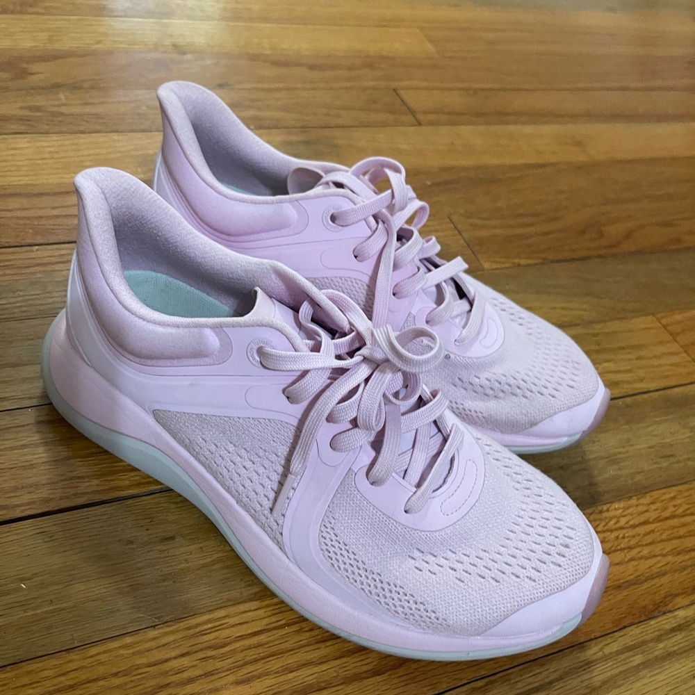 Lululemon Chargefeel Low